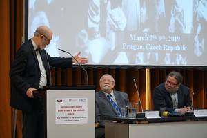 Photo: Thomas Schirrmacher addressing the signatories of Charta 77, Dr. Daniel Kroupa and Dr. Alexandr Vondra Â© BQ/Martin Warnecke